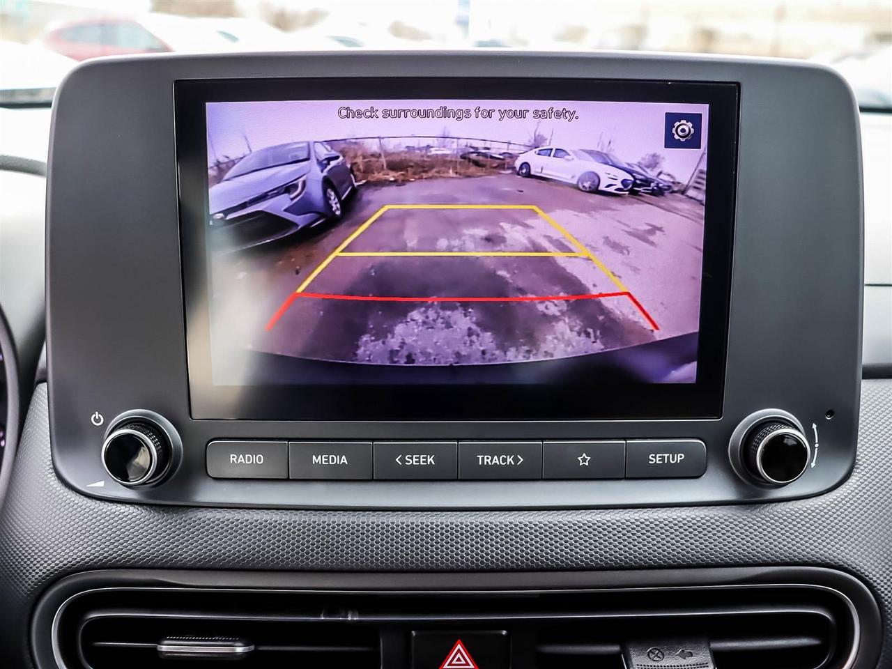 2022 Hyundai KONA Essential Photo