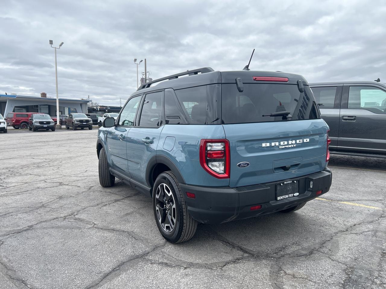 2022 Ford Bronco Sport OUTER BANKS 4X4 LOW KM LANE KEEPING TECH PKG Photo