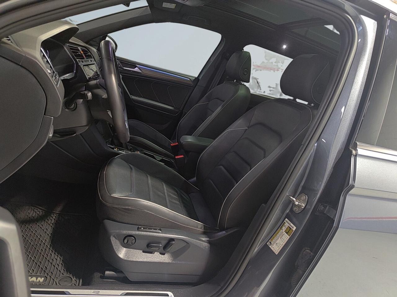 2023 Volkswagen Tiguan Highline R-Line 4MOTION/Clean carfax/ Leather/Remo Photo