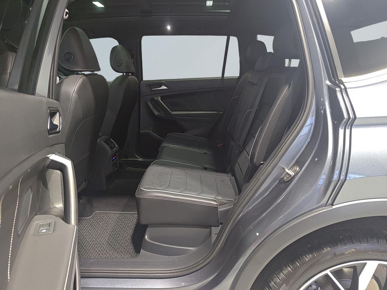 2023 Volkswagen Tiguan Highline R-Line 4MOTION/Clean carfax/ Leather/Remo Photo