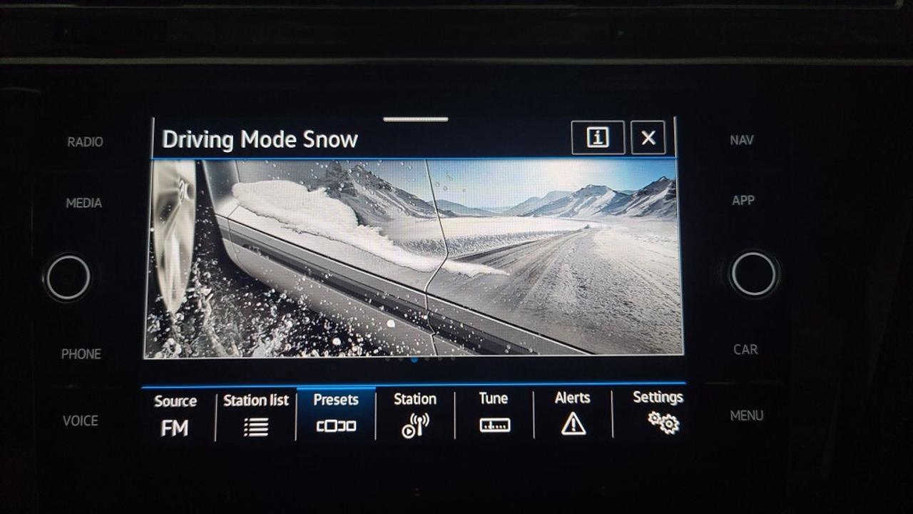 2023 Volkswagen Tiguan Highline R-Line 4MOTION/Clean carfax/ Leather/Remo Photo
