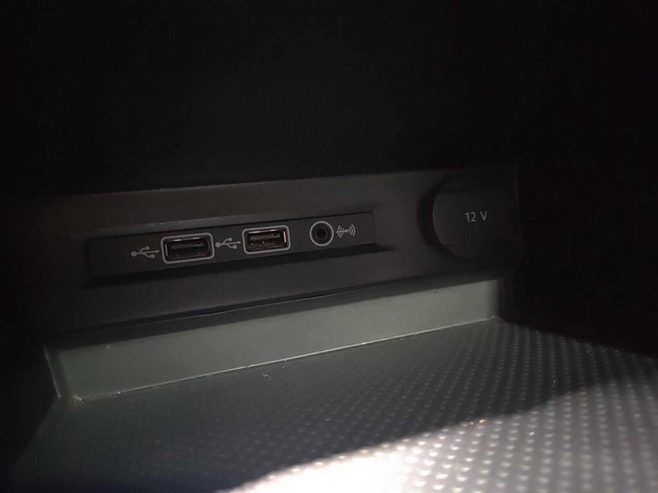 2019 Volkswagen Tiguan Highline R Line / Leather / NAVI / Sunroof / Remot Photo