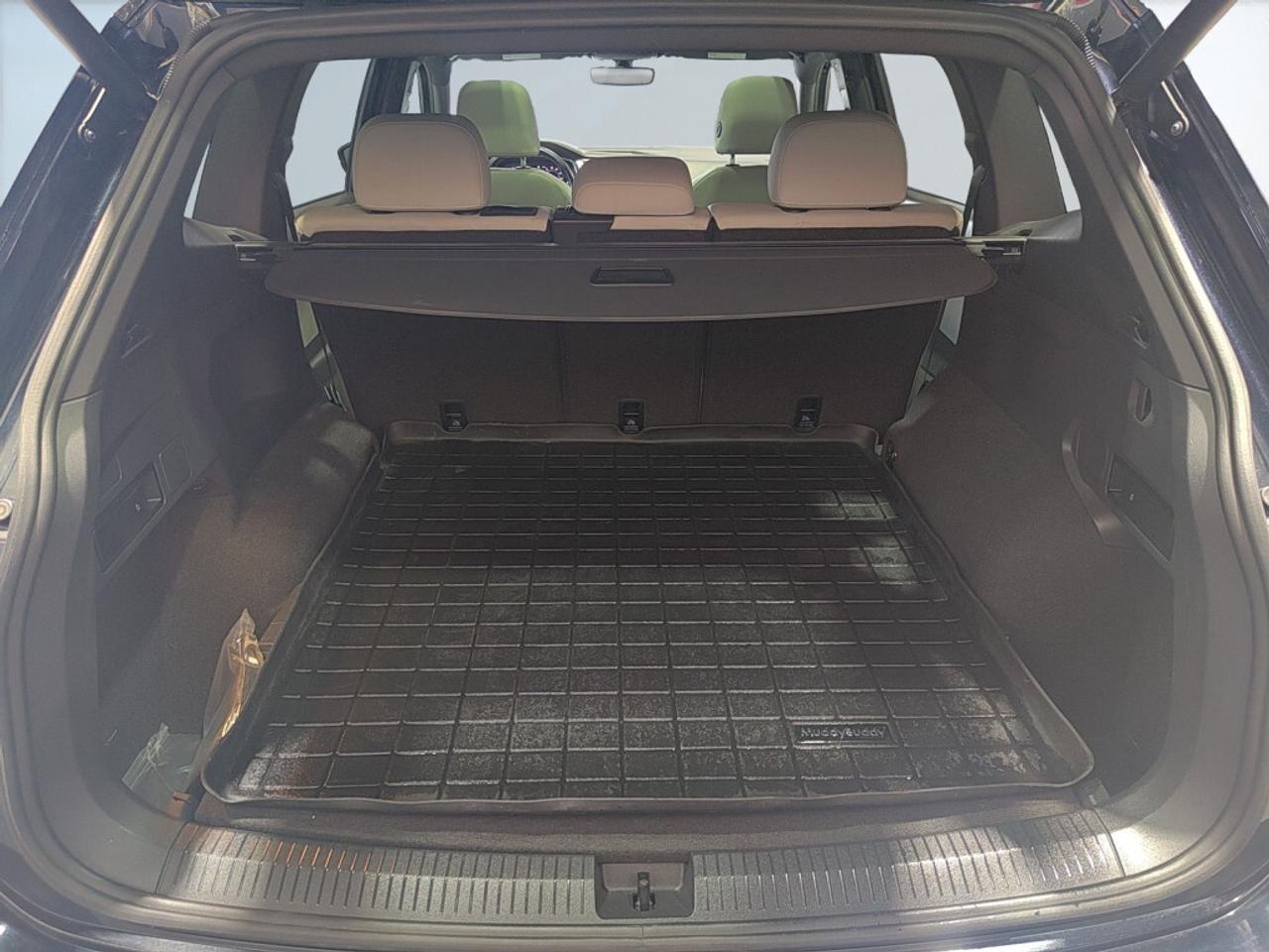 2019 Volkswagen Tiguan Highline R Line / Leather / NAVI / Sunroof / Remot Photo