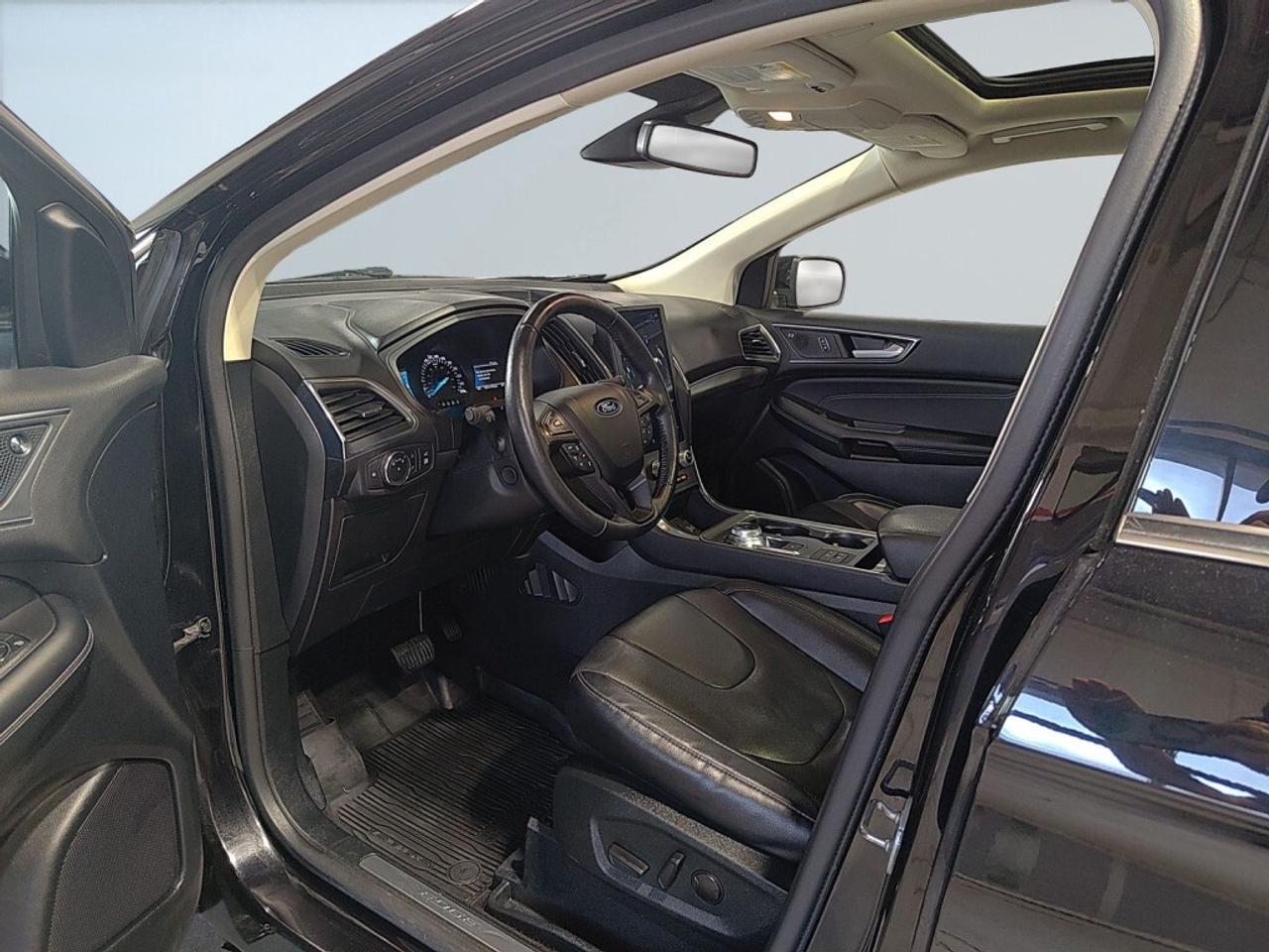 2022 Ford Edge Titanium AWD/ NAVI/Leather/Sunroof/Drive Aassist/R Photo