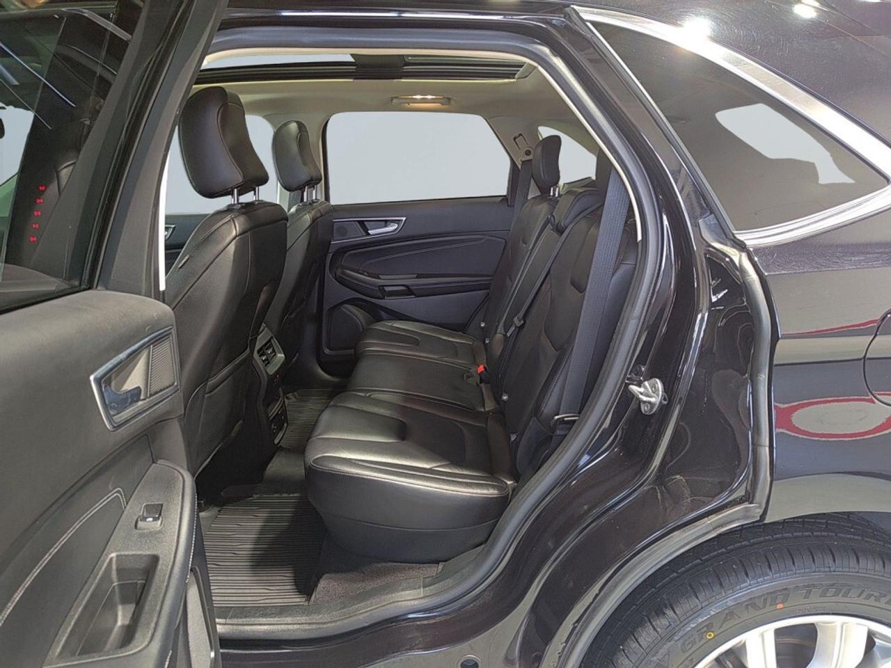 2022 Ford Edge Titanium AWD/ NAVI/Leather/Sunroof/Drive Aassist/R Photo