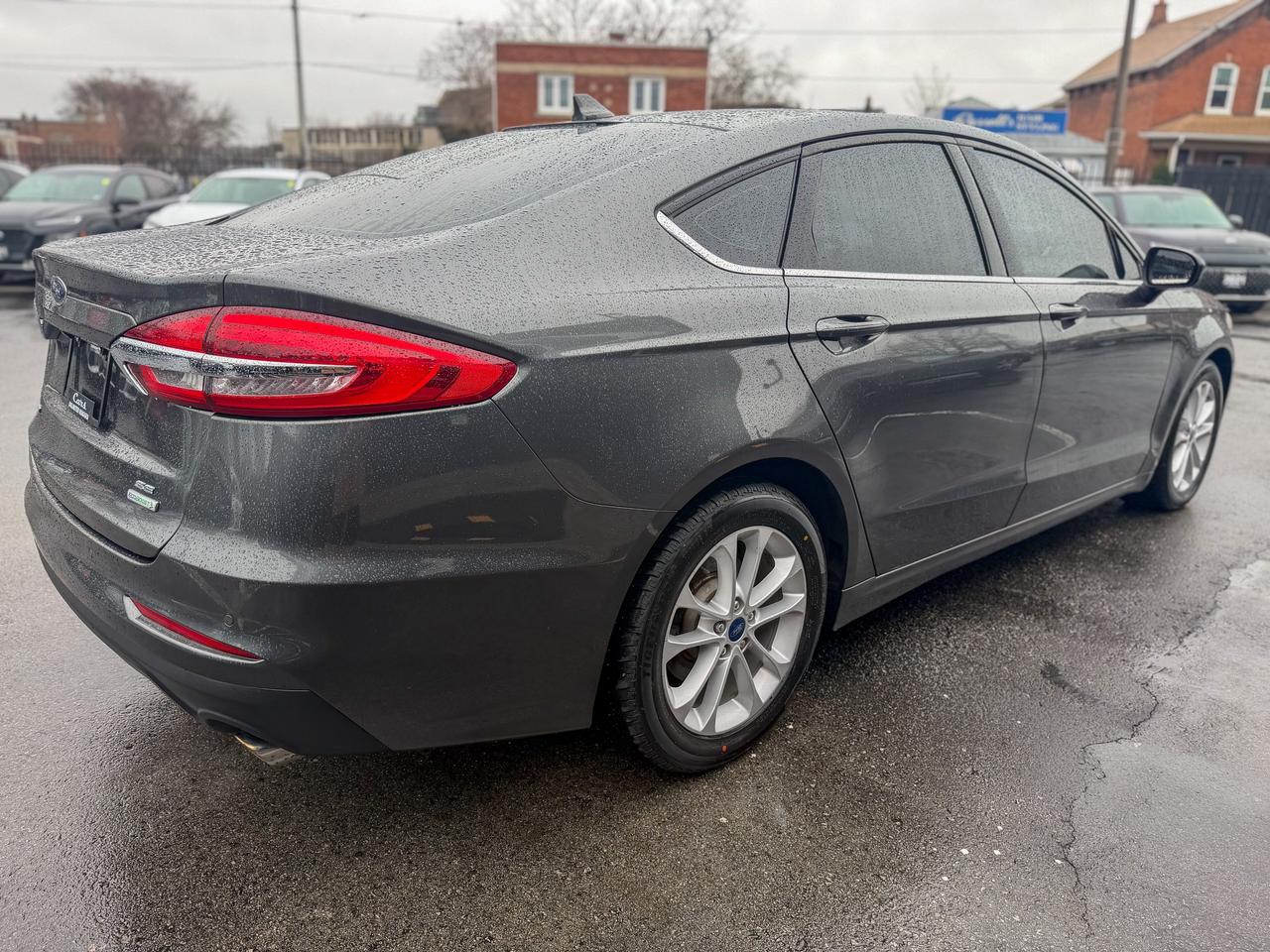 2020 Ford Fusion SE FWD Photo
