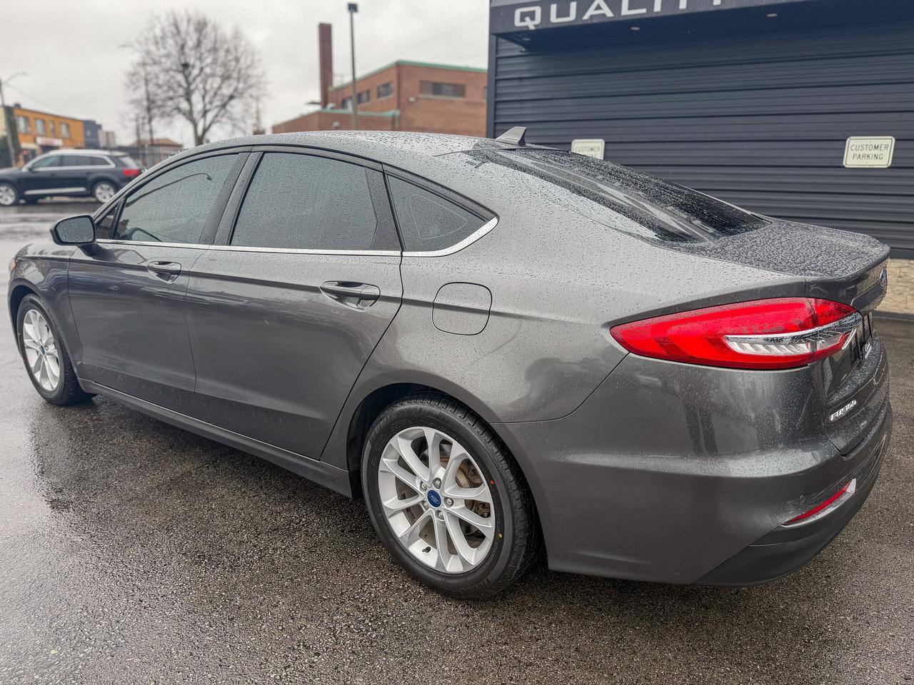 2020 Ford Fusion SE FWD Photo
