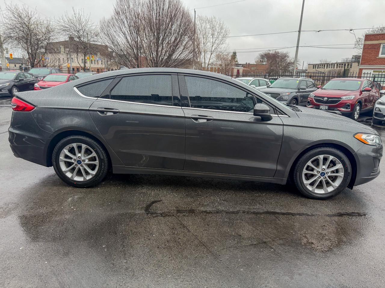 2020 Ford Fusion SE FWD Photo