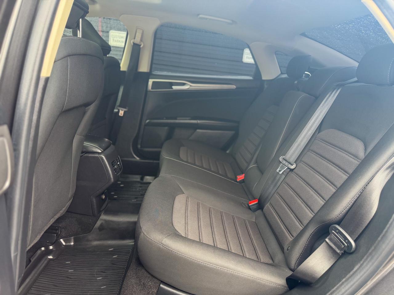 2020 Ford Fusion SE FWD Photo