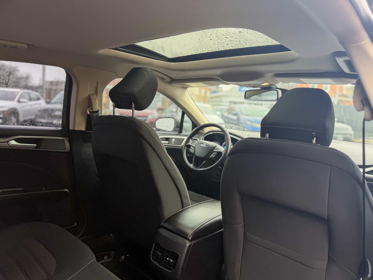 2020 Ford Fusion SE FWD Photo