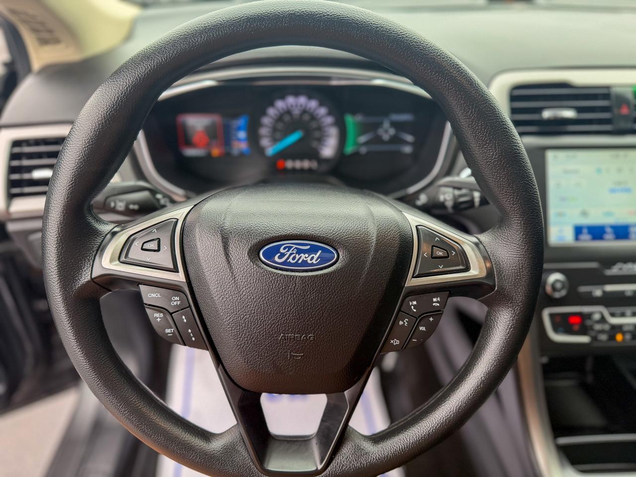 2020 Ford Fusion SE FWD Photo