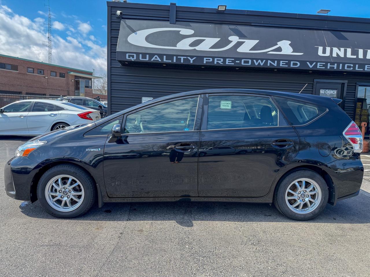 2016 Toyota Prius v HYBRID/LOW KM/CAMERA/PUSH START/1.8L/PUSH START Photo