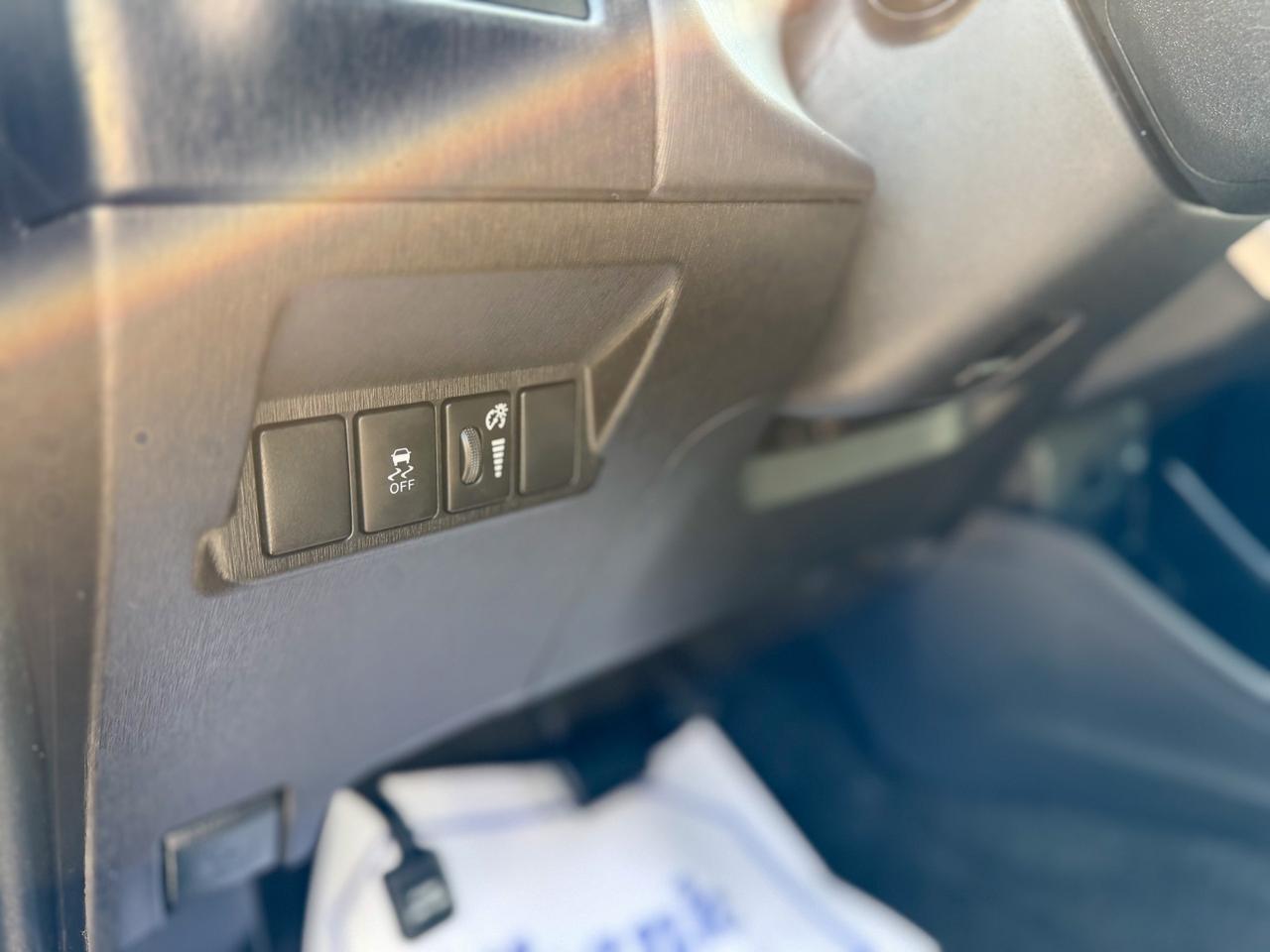 2016 Toyota Prius v HYBRID/LOW KM/CAMERA/PUSH START/1.8L/PUSH START Photo