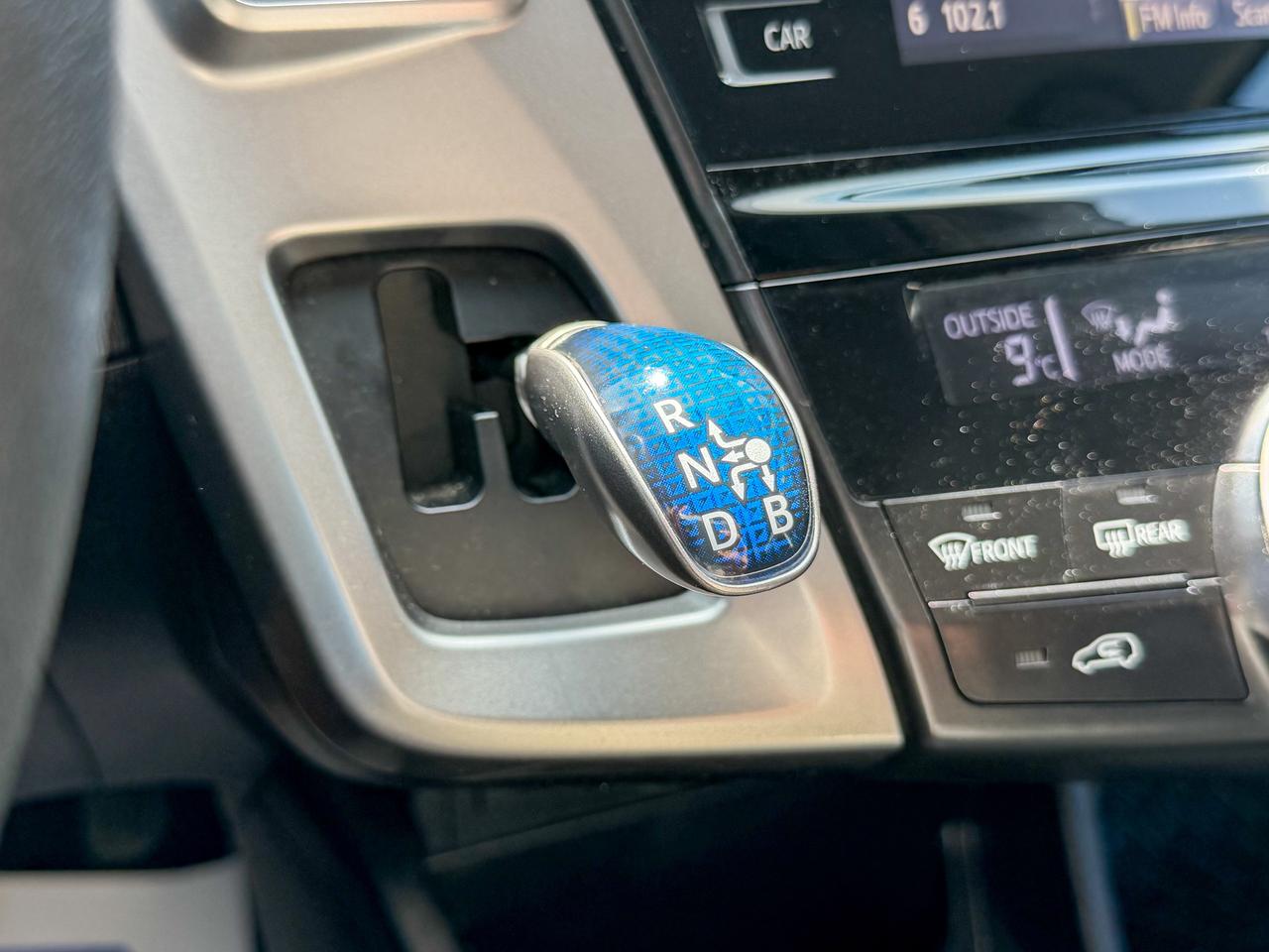 2016 Toyota Prius v HYBRID/LOW KM/CAMERA/PUSH START/1.8L/PUSH START Photo