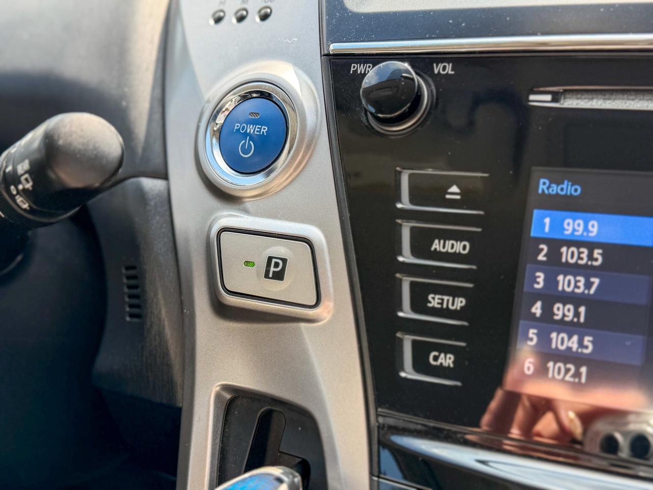 2016 Toyota Prius v HYBRID/LOW KM/CAMERA/PUSH START/1.8L/PUSH START Photo