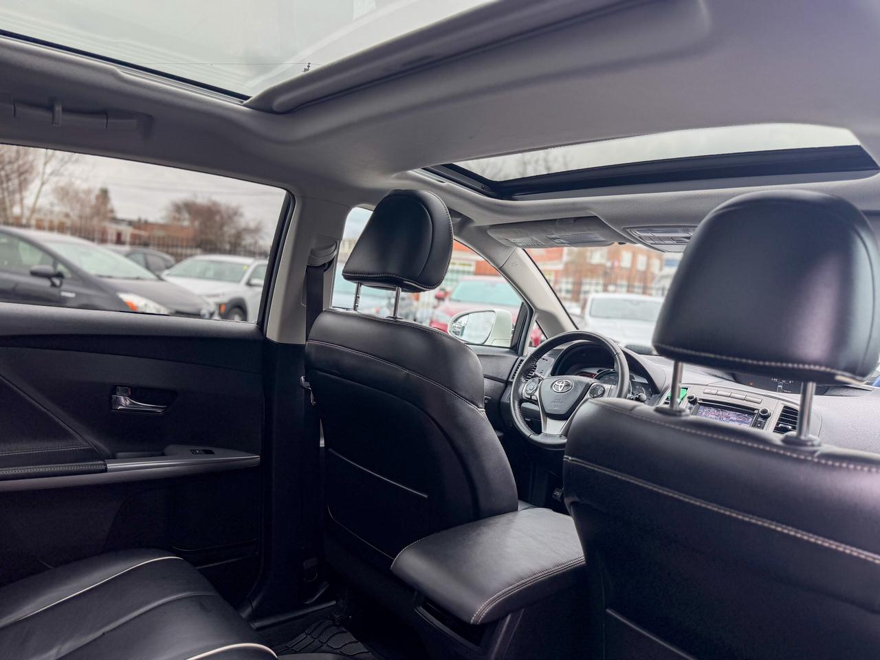 2013 Toyota Venza AWD/NAVI/ROOF/LEATHER/2.7L/LOW KM/NO ACCIDENTS Photo