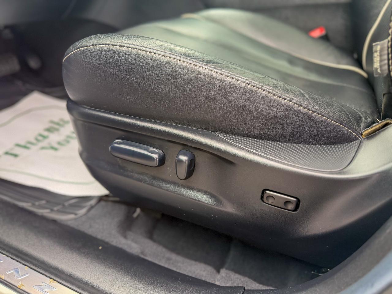 2013 Toyota Venza AWD/NAVI/ROOF/LEATHER/2.7L/LOW KM/NO ACCIDENTS Photo