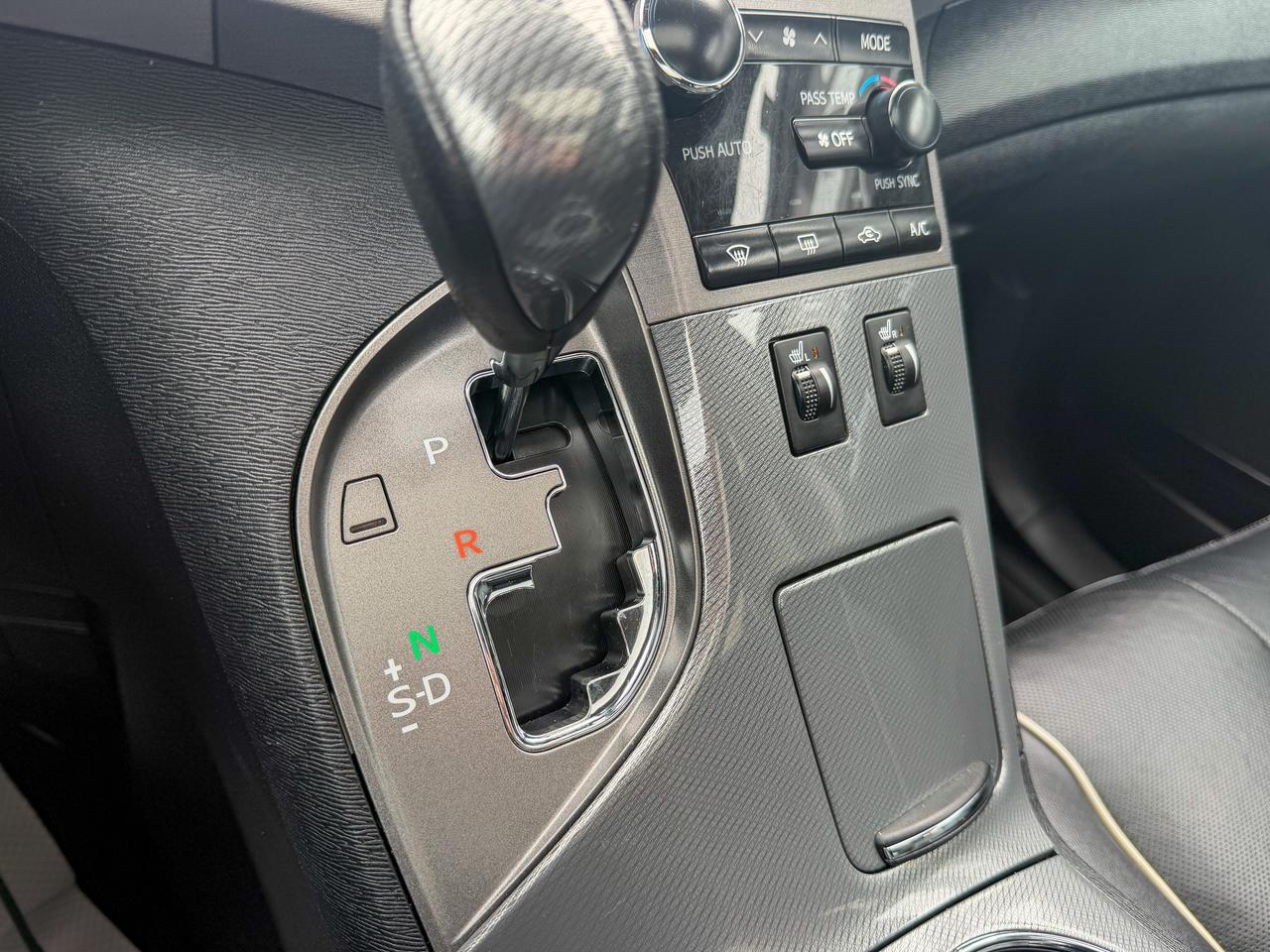 2013 Toyota Venza AWD/NAVI/ROOF/LEATHER/2.7L/LOW KM/NO ACCIDENTS Photo