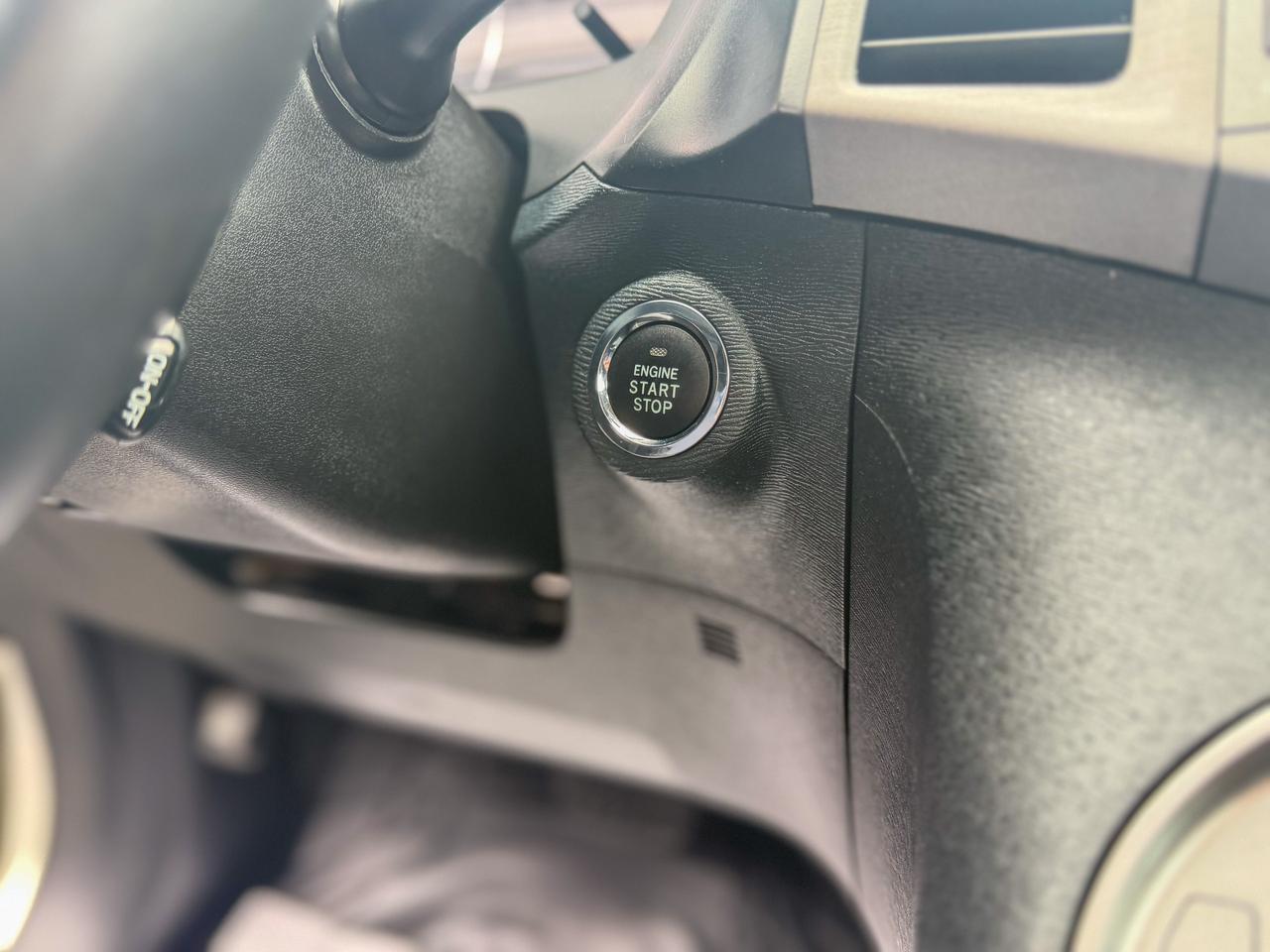 2013 Toyota Venza AWD/NAVI/ROOF/LEATHER/2.7L/LOW KM/NO ACCIDENTS Photo