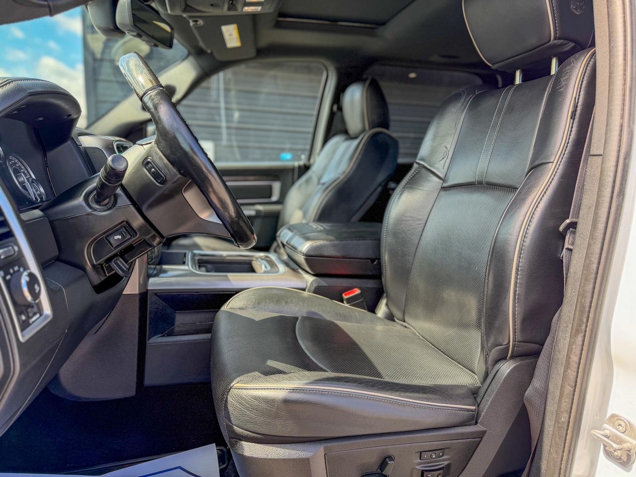 2016 RAM 1500 Limited-Crew Cab/4X4/NAVI/CAMERA/REMOTE/ROOF/3.0L Photo