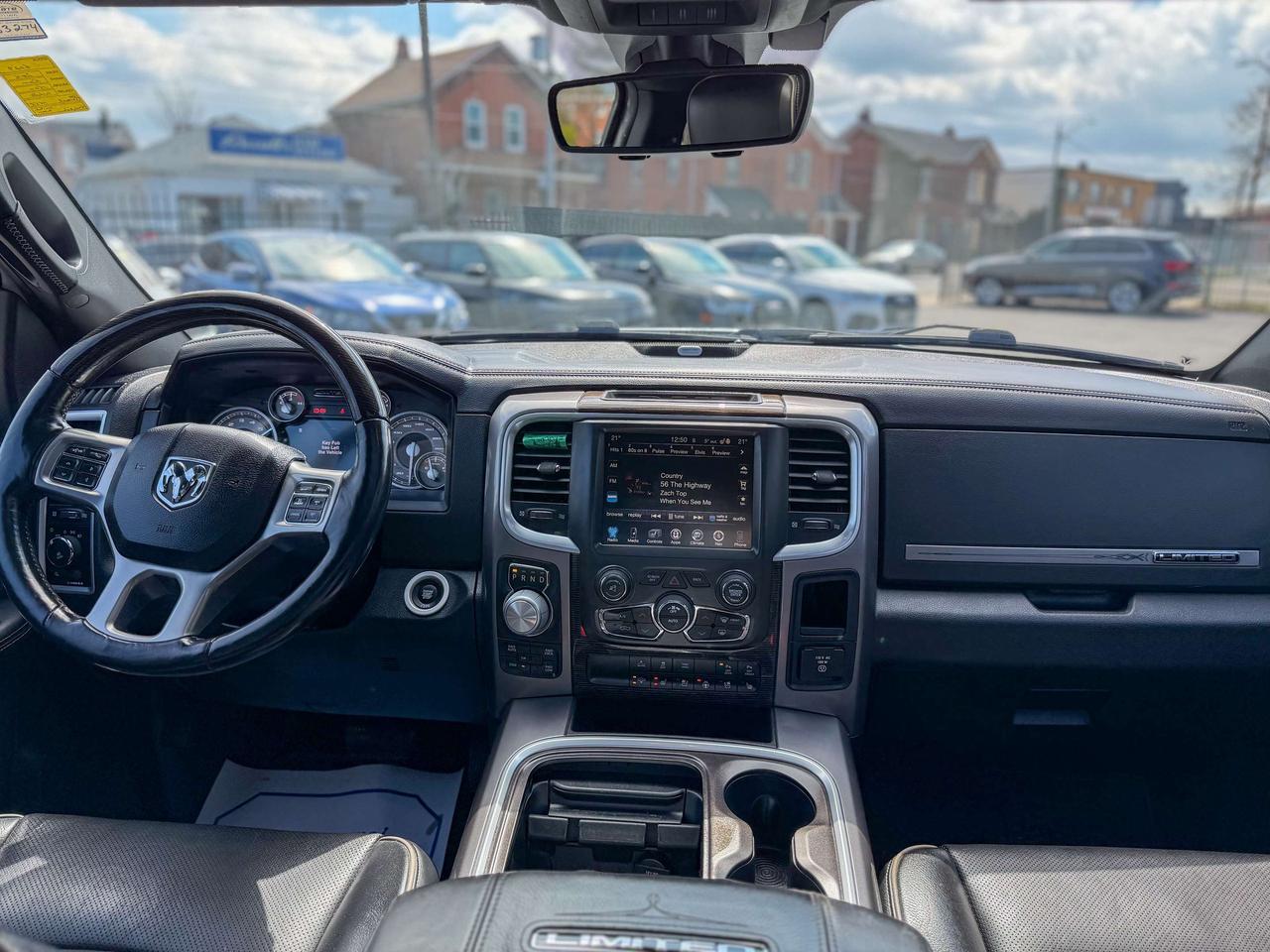 2016 RAM 1500 Limited-Crew Cab/4X4/CAMERA/REMOTE/ROOF/3.0L Photo
