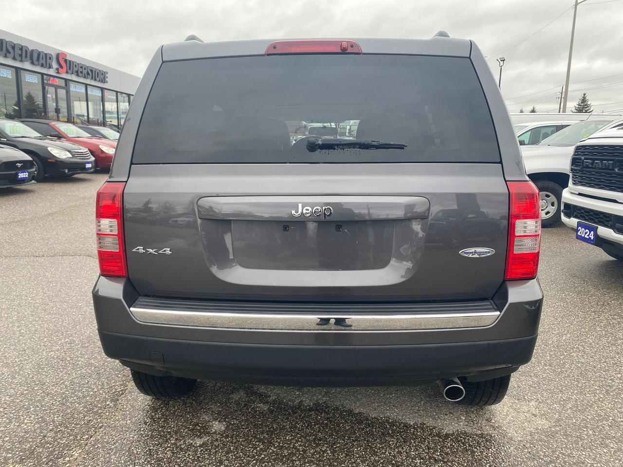 2016 Jeep Patriot High Altitude 4x4 ~Heated Leather ~Sunroof ~Alloys Photo2