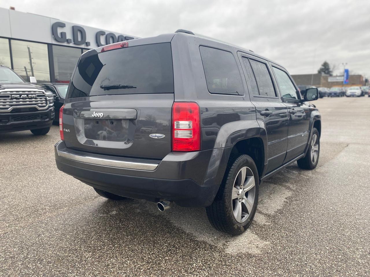 2016 Jeep Patriot High Altitude 4x4 ~Heated Leather ~Sunroof ~Alloys Photo