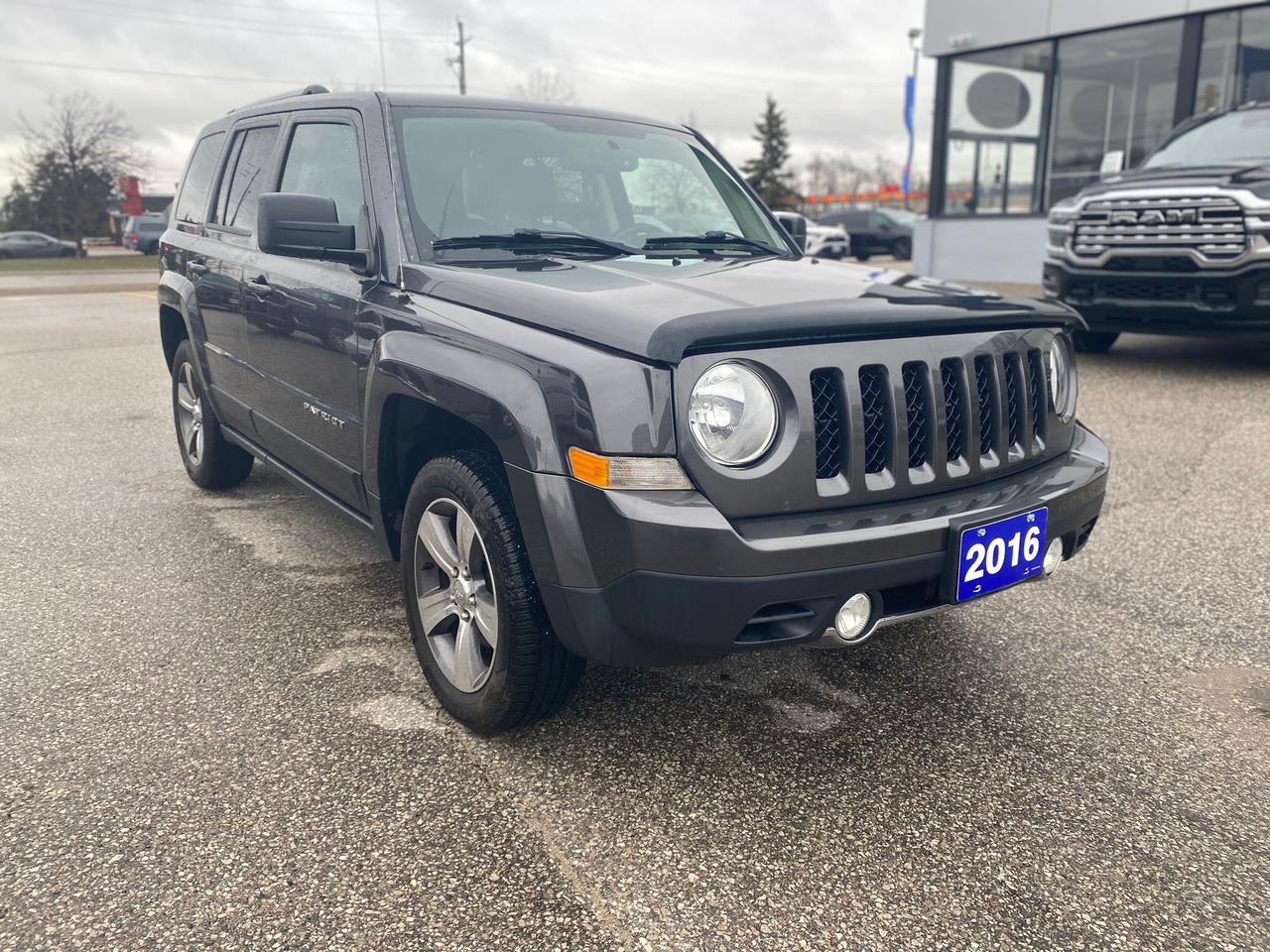 2016 Jeep Patriot High Altitude 4x4 ~Heated Leather ~Sunroof ~Alloys Photo4