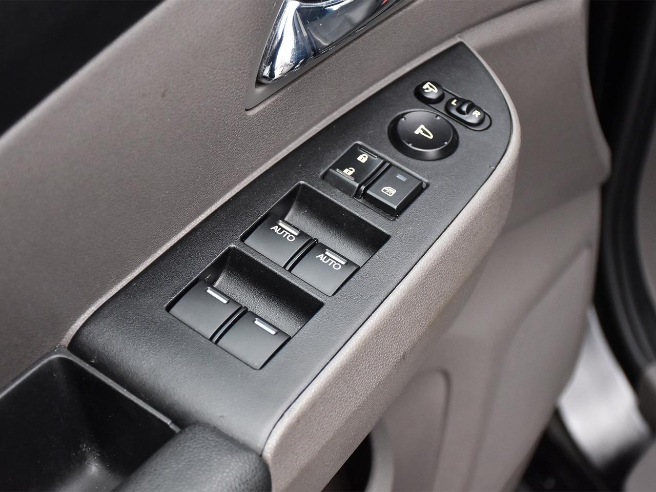 2015 Honda Odyssey Touring ~8 Passenger ~Nav ~Cam ~Leather ~Sunroof Photo