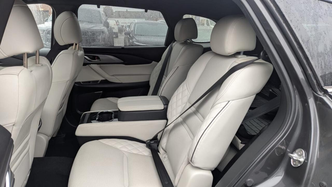 2021 Mazda CX-9 Signature /AWD/ 7 Seater/NAVI/Sunroof/Leather/Driv Photo