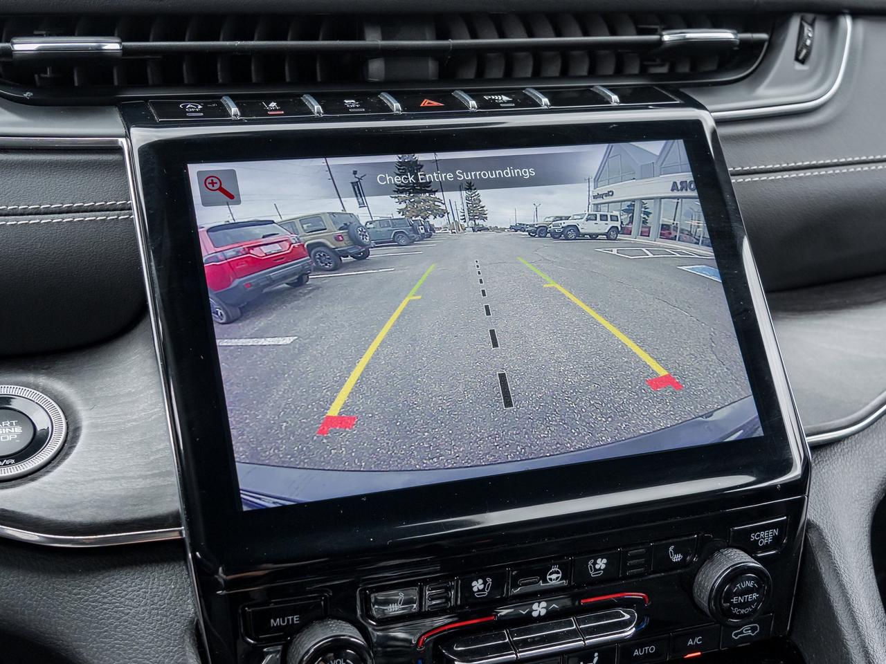 2023 Jeep Grand Cherokee Overland   Clean Carfax   Leather   Navi   Sunroof Photo