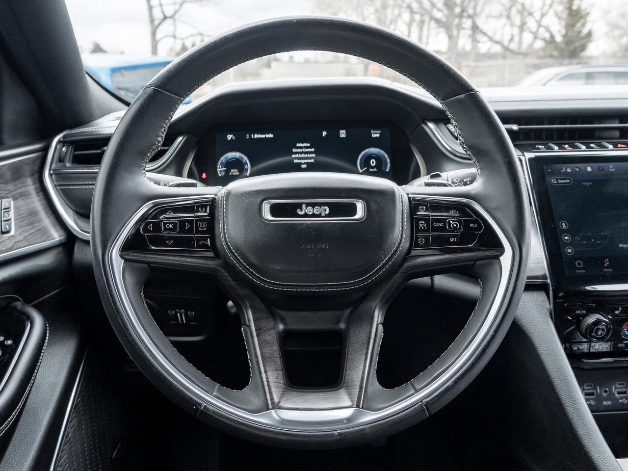 2023 Jeep Grand Cherokee Overland   Clean Carfax   Leather   Navi   Sunroof Photo