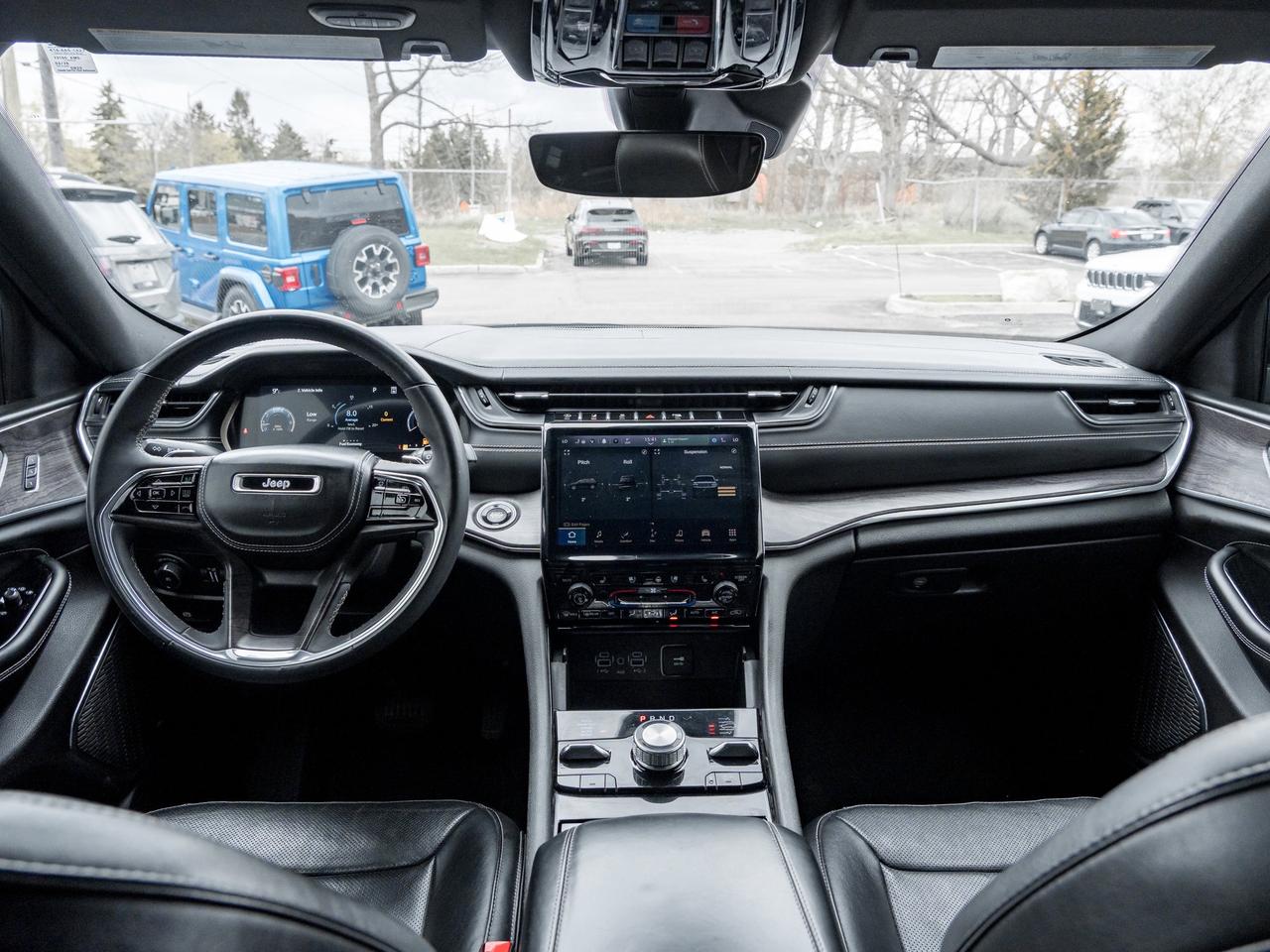 2023 Jeep Grand Cherokee Overland   Clean Carfax   Leather   Navi   Sunroof Photo