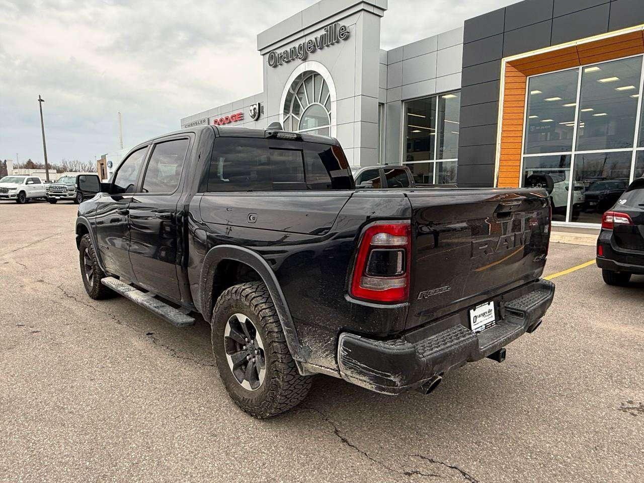 2022 RAM 1500 REBEL, 5.7L HEMI VVT V8 W/FUELSAVER MDS, 4X4, ALLOYS, LEATHER INTERIOR, ONE OWNER, CERTIFIED PRE-OWNED! Photo