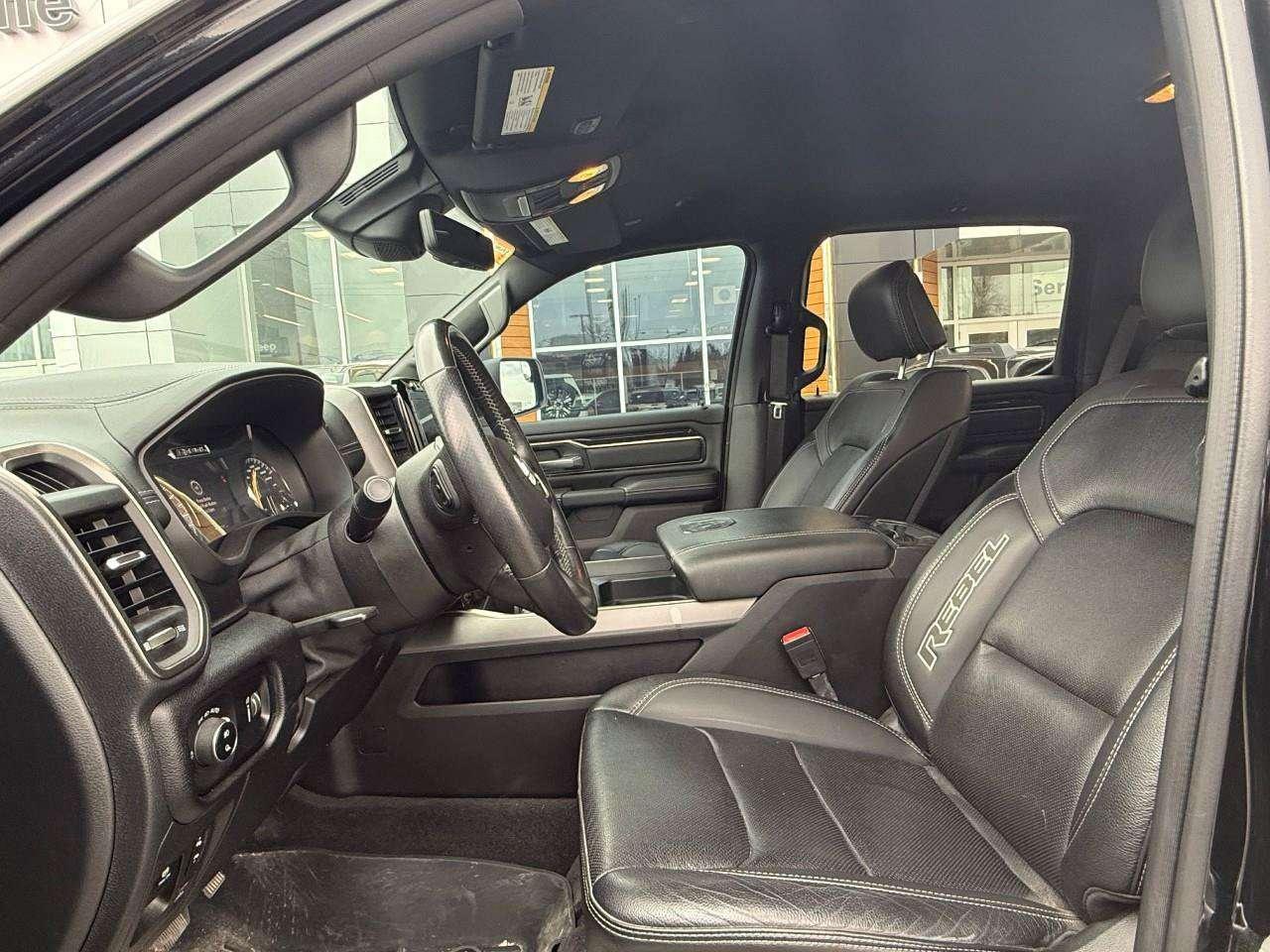 2022 RAM 1500 REBEL, 5.7L HEMI VVT V8 W/FUELSAVER MDS, 4X4, ALLOYS, LEATHER INTERIOR, ONE OWNER, CERTIFIED PRE-OWNED! Photo