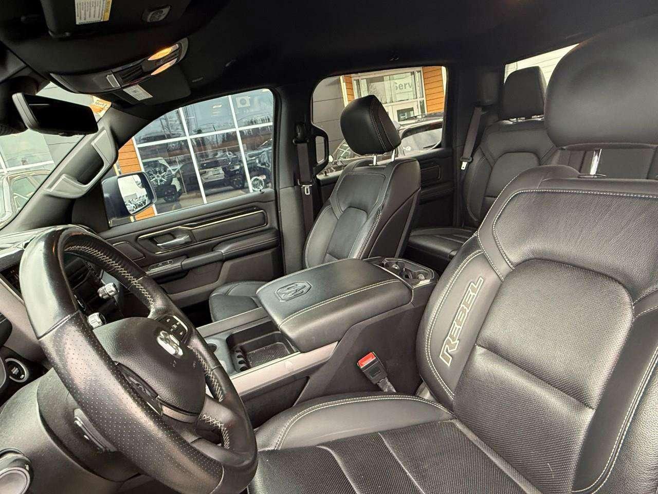 2022 RAM 1500 REBEL, 5.7L HEMI VVT V8 W/FUELSAVER MDS, 4X4, ALLOYS, LEATHER INTERIOR, ONE OWNER, CERTIFIED PRE-OWNED! Photo