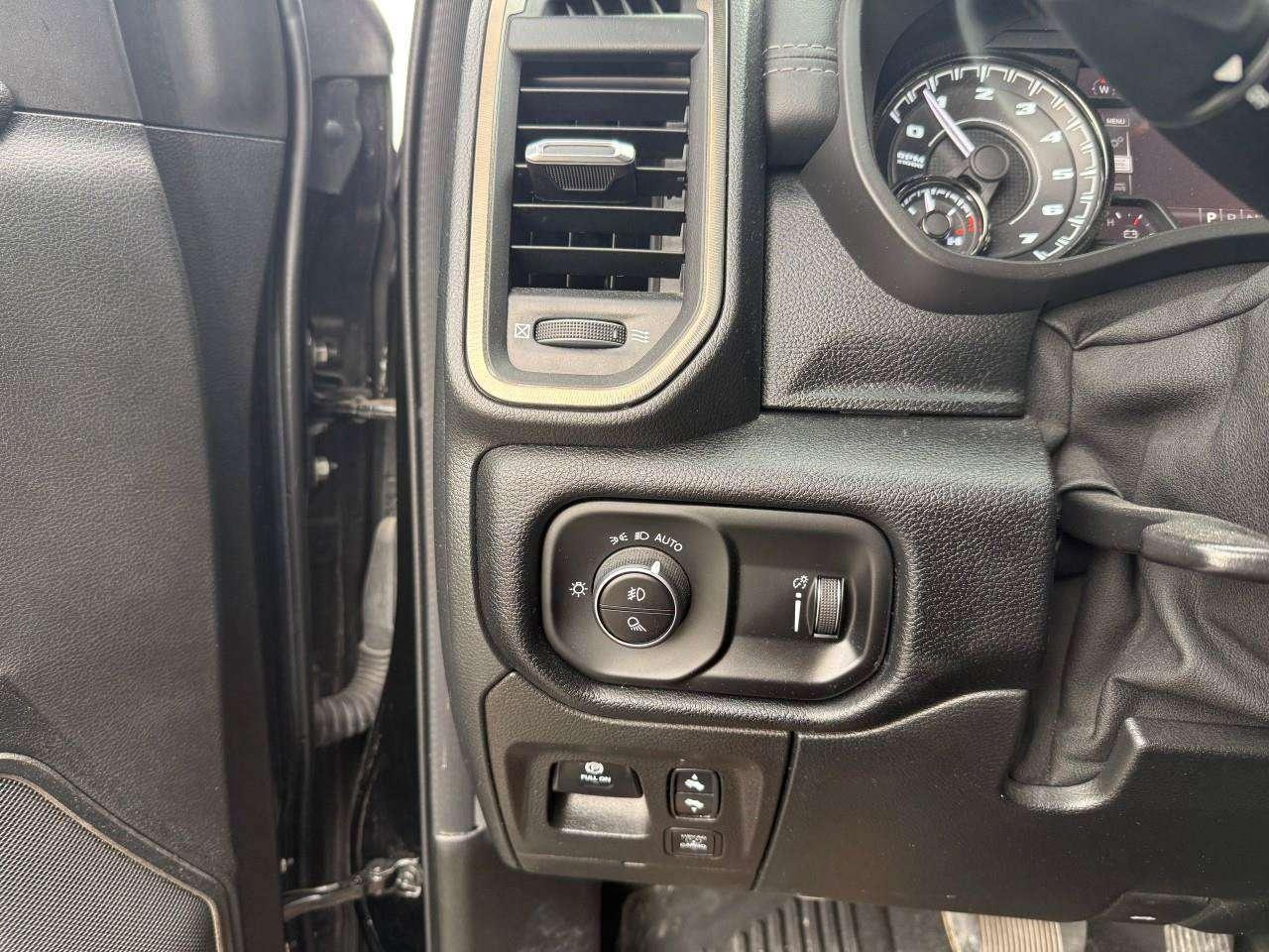 2022 RAM 1500 REBEL, 5.7L HEMI VVT V8 W/FUELSAVER MDS, 4X4, ALLOYS, LEATHER INTERIOR, ONE OWNER, CERTIFIED PRE-OWNED! Photo