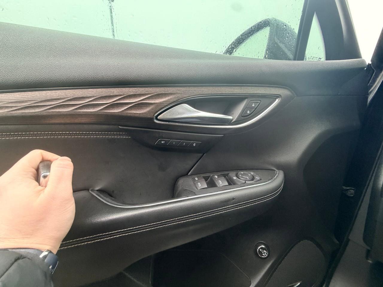 2022 Buick Envision AvenirAVENIR, 2.0L 4-CYL, AWD, ALLOYS, LEATHER, CI Photo