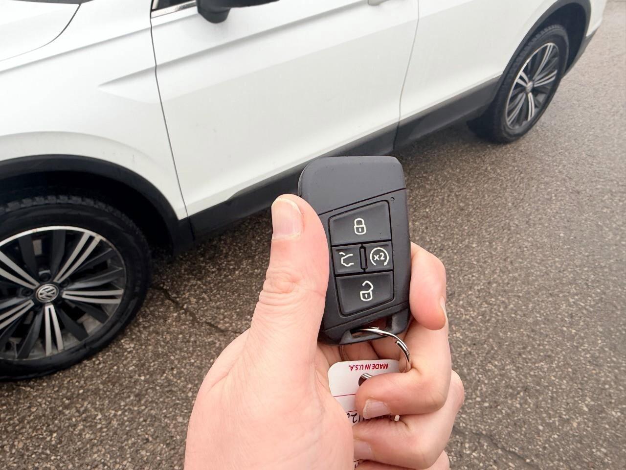 2018 Volkswagen Tiguan SEL PremiumHIGHLINE, 2.0L 4-CYL, AWD, ALLOYS, LEAT Photo2