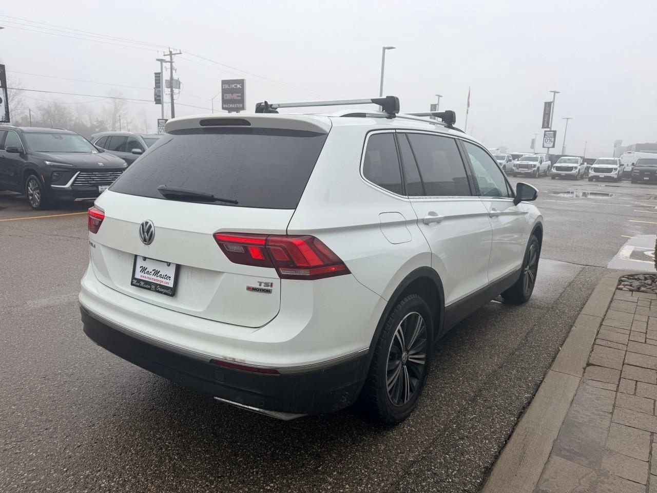 2018 Volkswagen Tiguan SEL PremiumHIGHLINE, 2.0L 4-CYL, AWD, ALLOYS, LEAT Photo