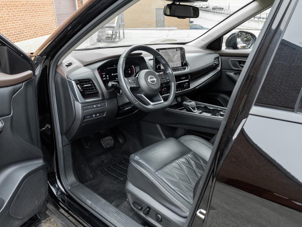 2023 Nissan Rogue AWD Platinum, Nav, Camera, Leather, Sunroof Photo