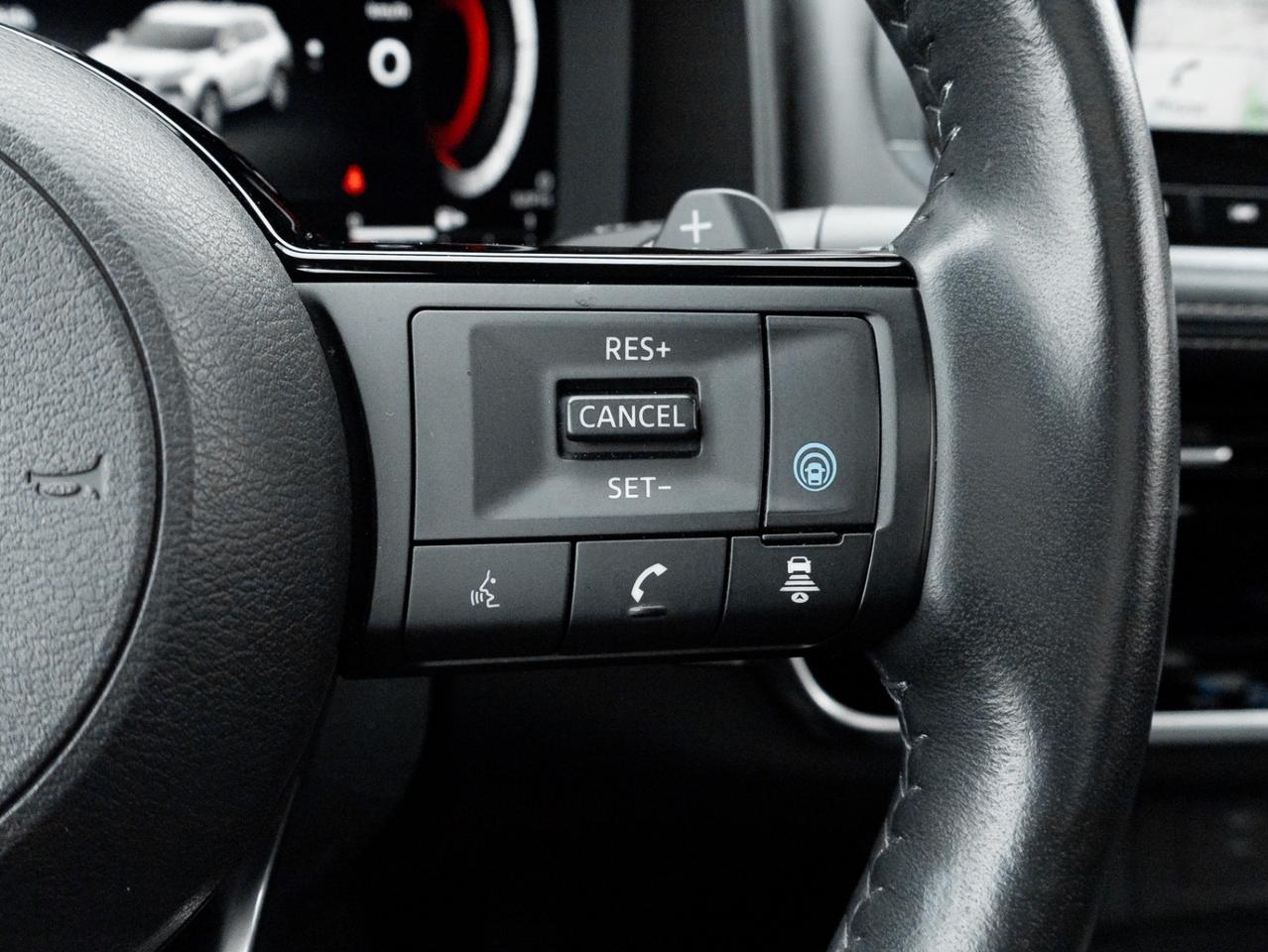 2023 Nissan Rogue AWD Platinum, Nav, Camera, Leather, Sunroof Photo