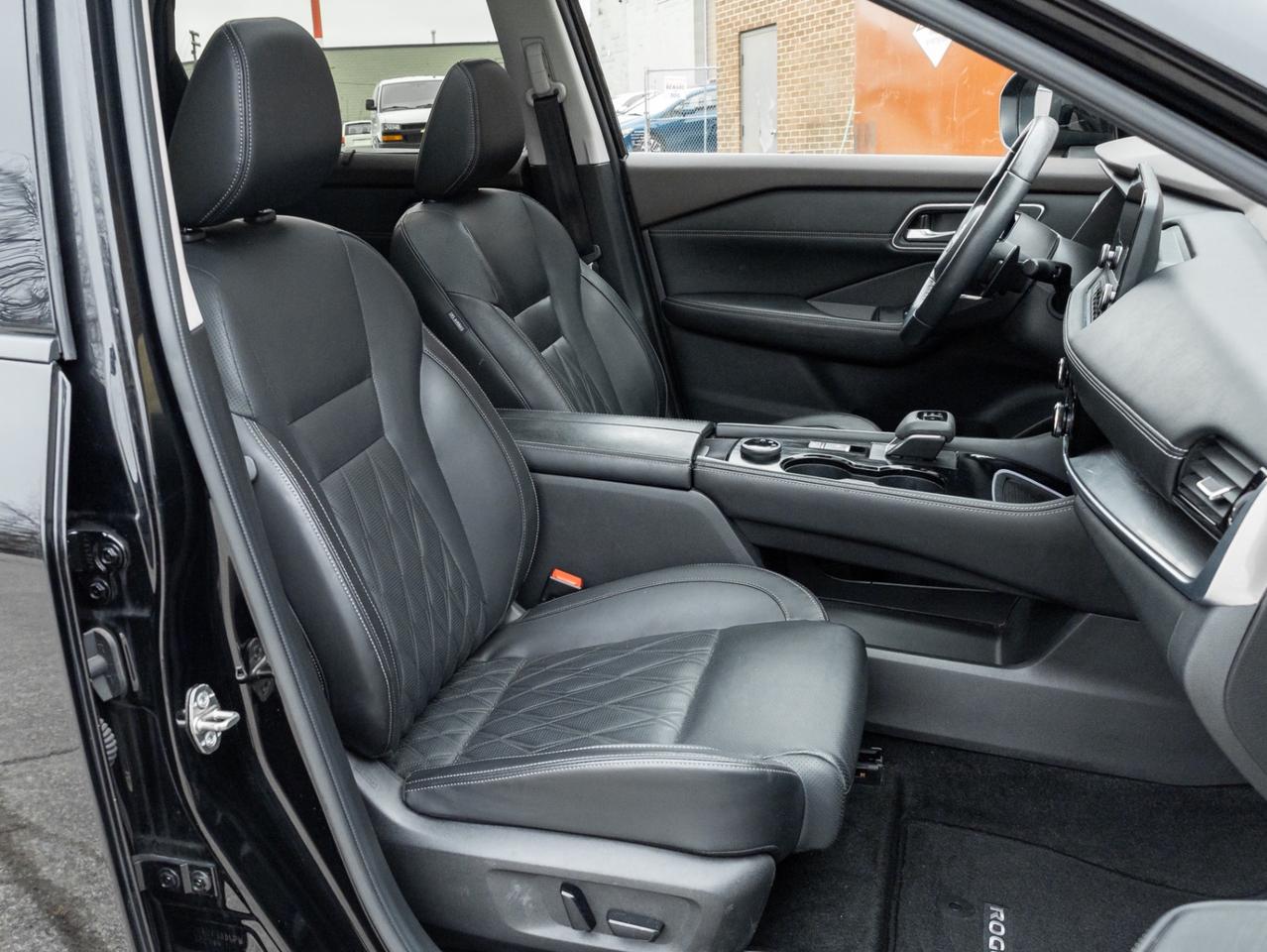 2023 Nissan Rogue AWD Platinum, Nav, Camera, Leather, Sunroof Photo