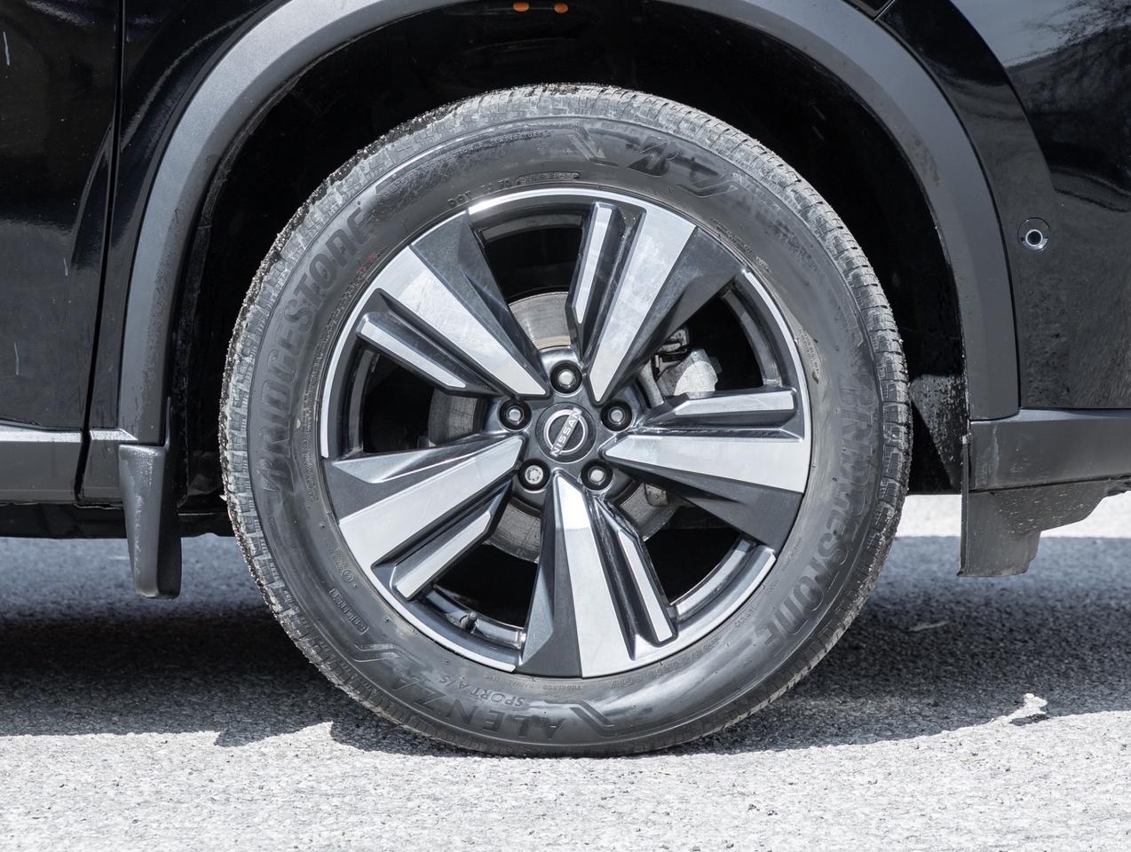 2023 Nissan Rogue AWD Platinum, Nav, Camera, Leather, Sunroof Photo3