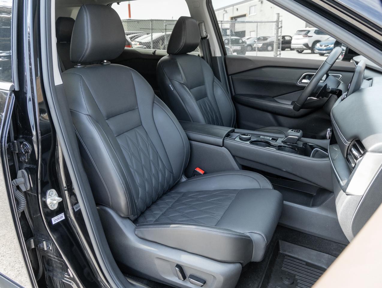 2023 Nissan Rogue AWD Platinum, Nav, Camera, Leather, Sunroof Photo