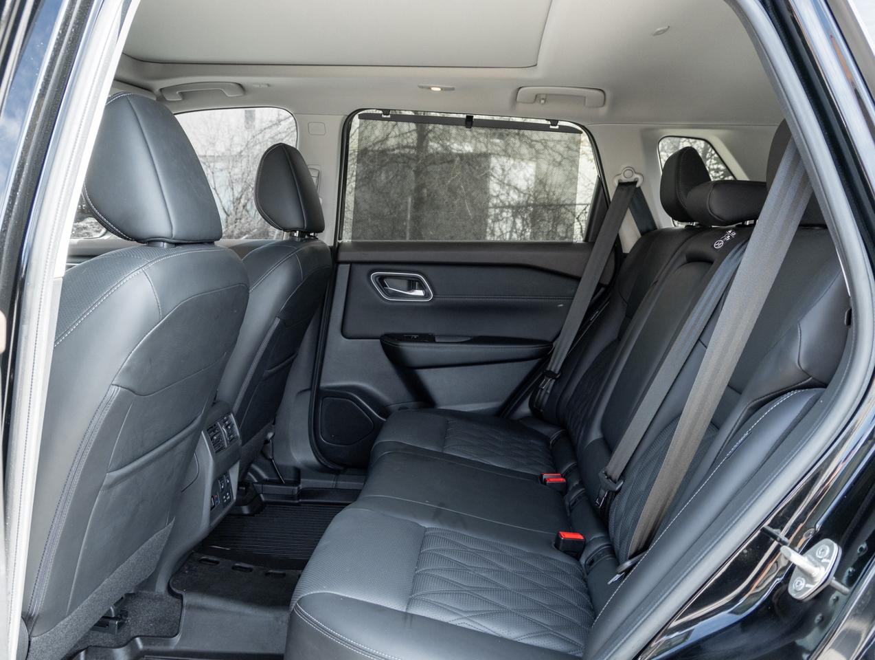 2023 Nissan Rogue AWD Platinum, Nav, Camera, Leather, Sunroof Photo