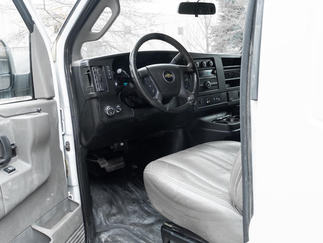 2023 Chevrolet Express RWD 2500 155, Camera Photo