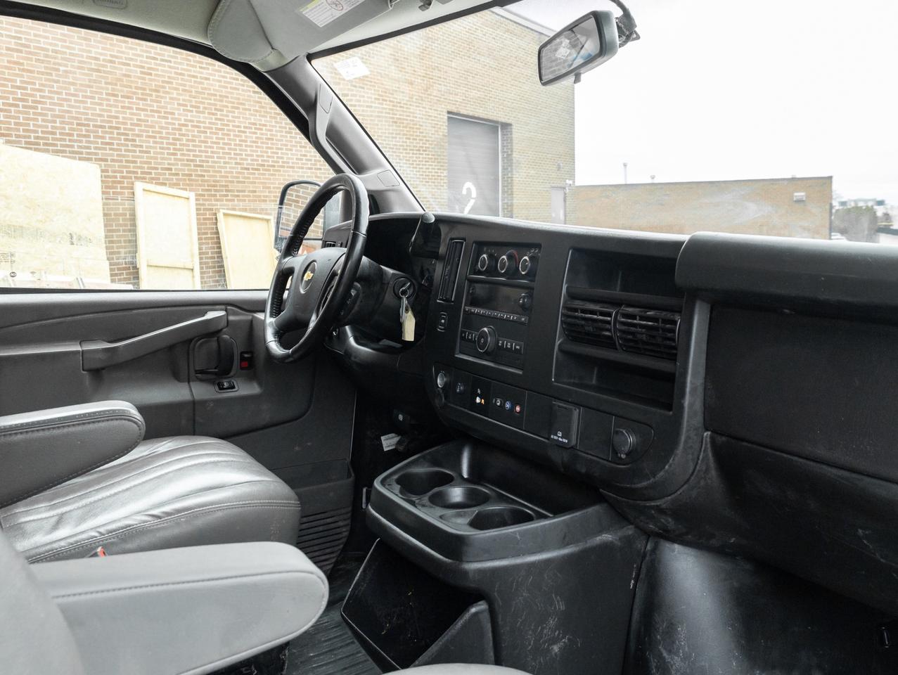 2023 Chevrolet Express RWD 2500 155, Camera Photo