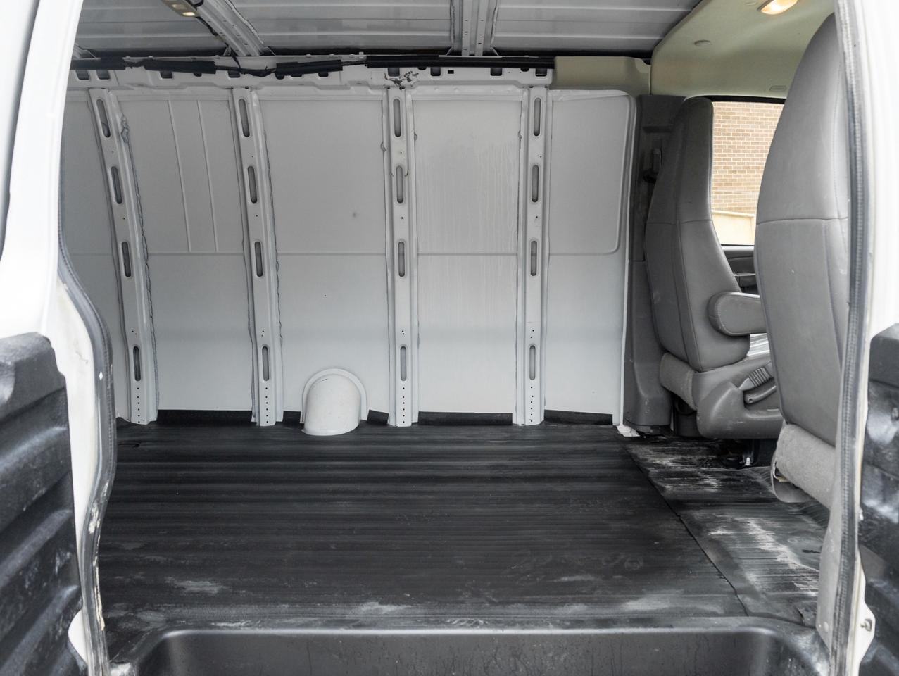 2023 Chevrolet Express RWD 2500 155, Camera Photo