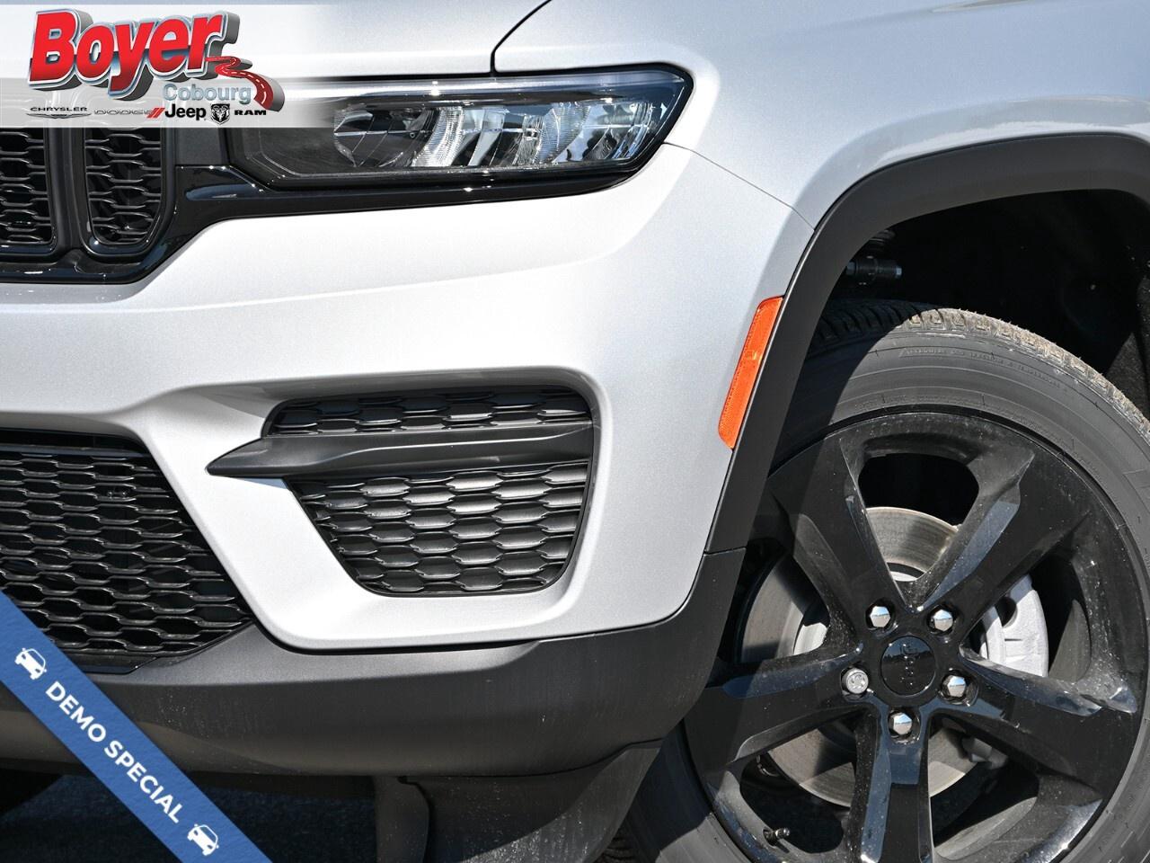 2025 Jeep Grand Cherokee LAREDO 4x4 Photo